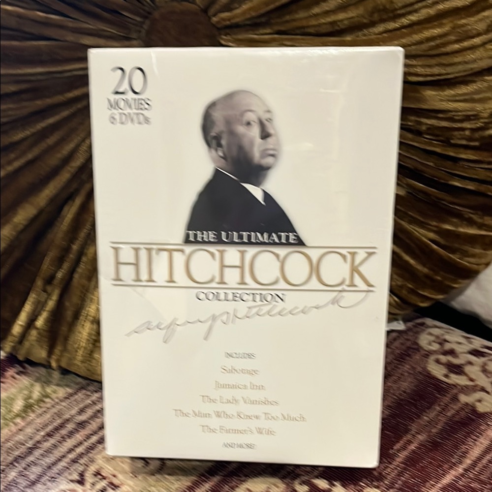 BNWT Hitchcock Collection